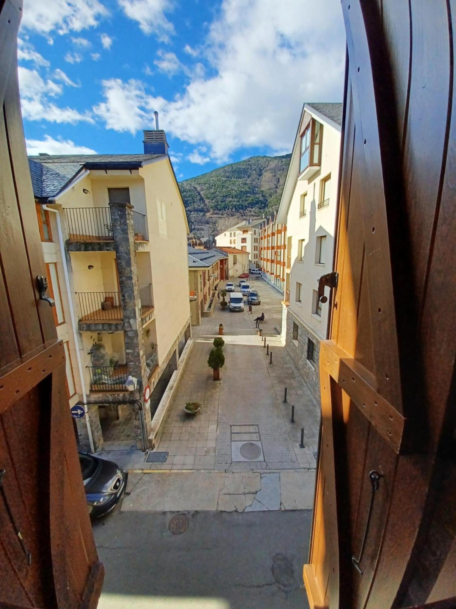 Apartament En El Pleno Centro De Biescas Con Garaje, Ascensor Y Wifi Zewnętrze zdjęcie